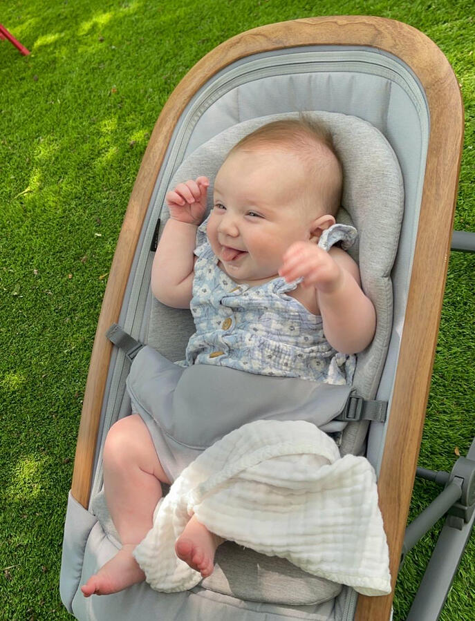 Look at me! I’m having such a fun time in this beautiful weather ☺️